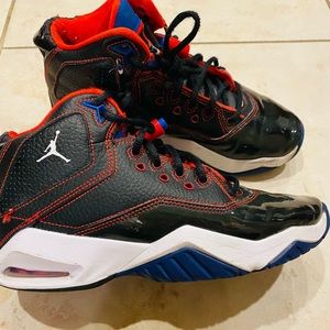 Jordan B’Loyal boys size 5